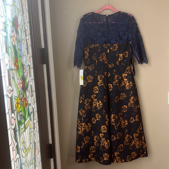 Kay Unger New York Floral Jacquard Lace Illusion Dress - Picture 9 of 16